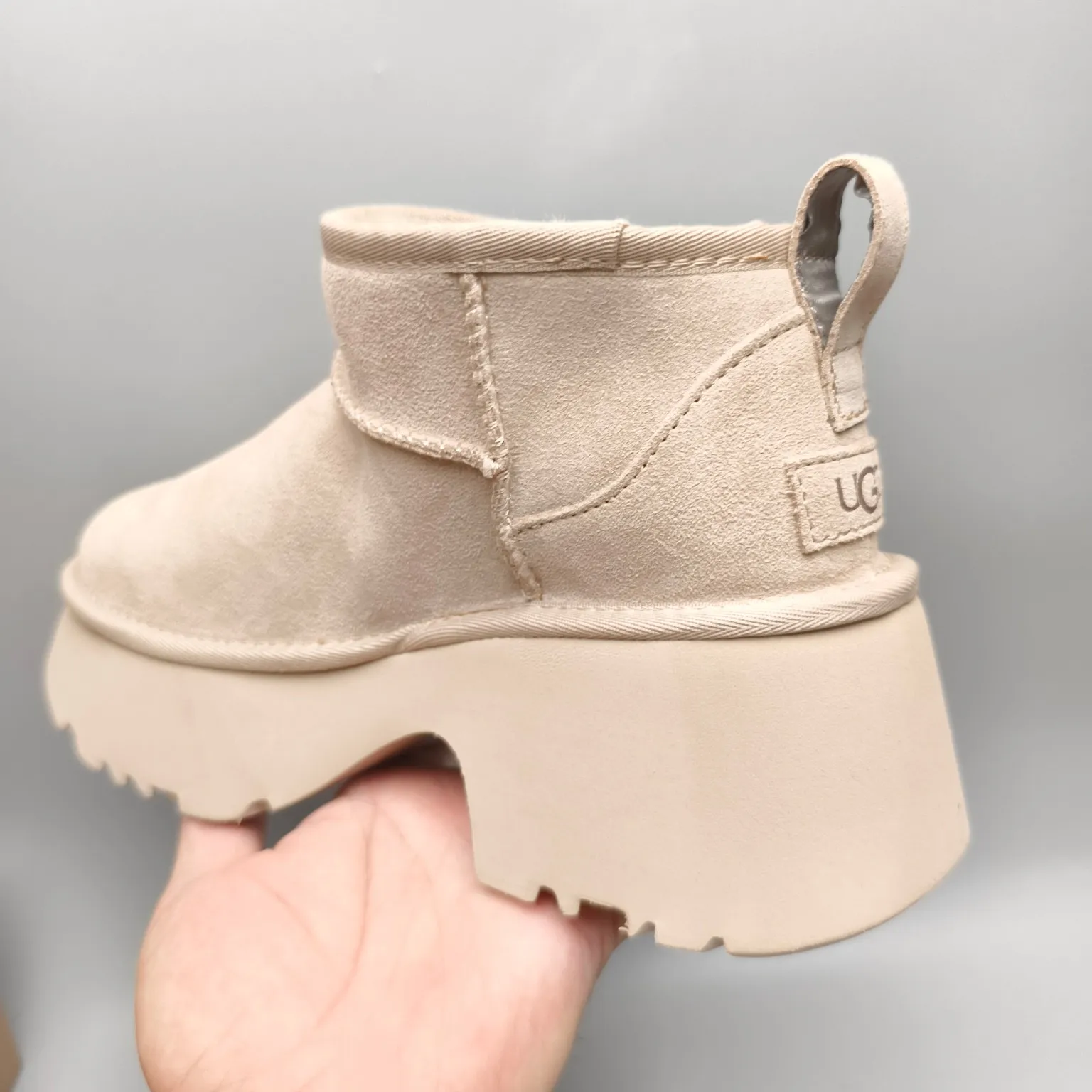 💰480 UGG sheepskin all-in-one snow boots 8311 thick-soled high-heeled fashion shoes Color: Maroon Sand Black Walnut Size: 35-40